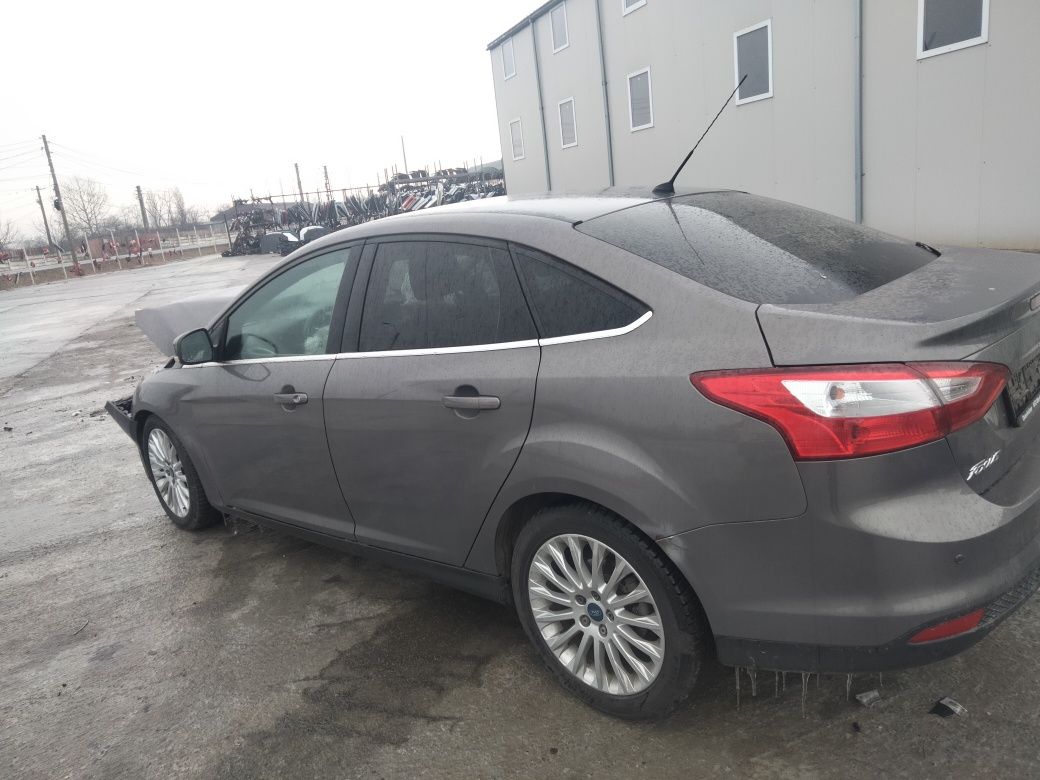 Dezmembrez focus 3 Sedan 2.0 tdci