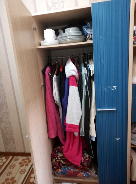 Продам 2-х дверный шифанер, беже-голубого цвета Аксай 4, недорого,