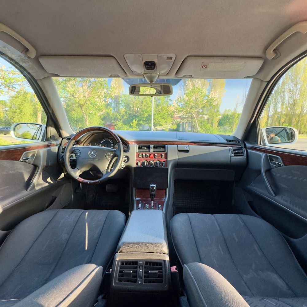 Mercedes Benz W210