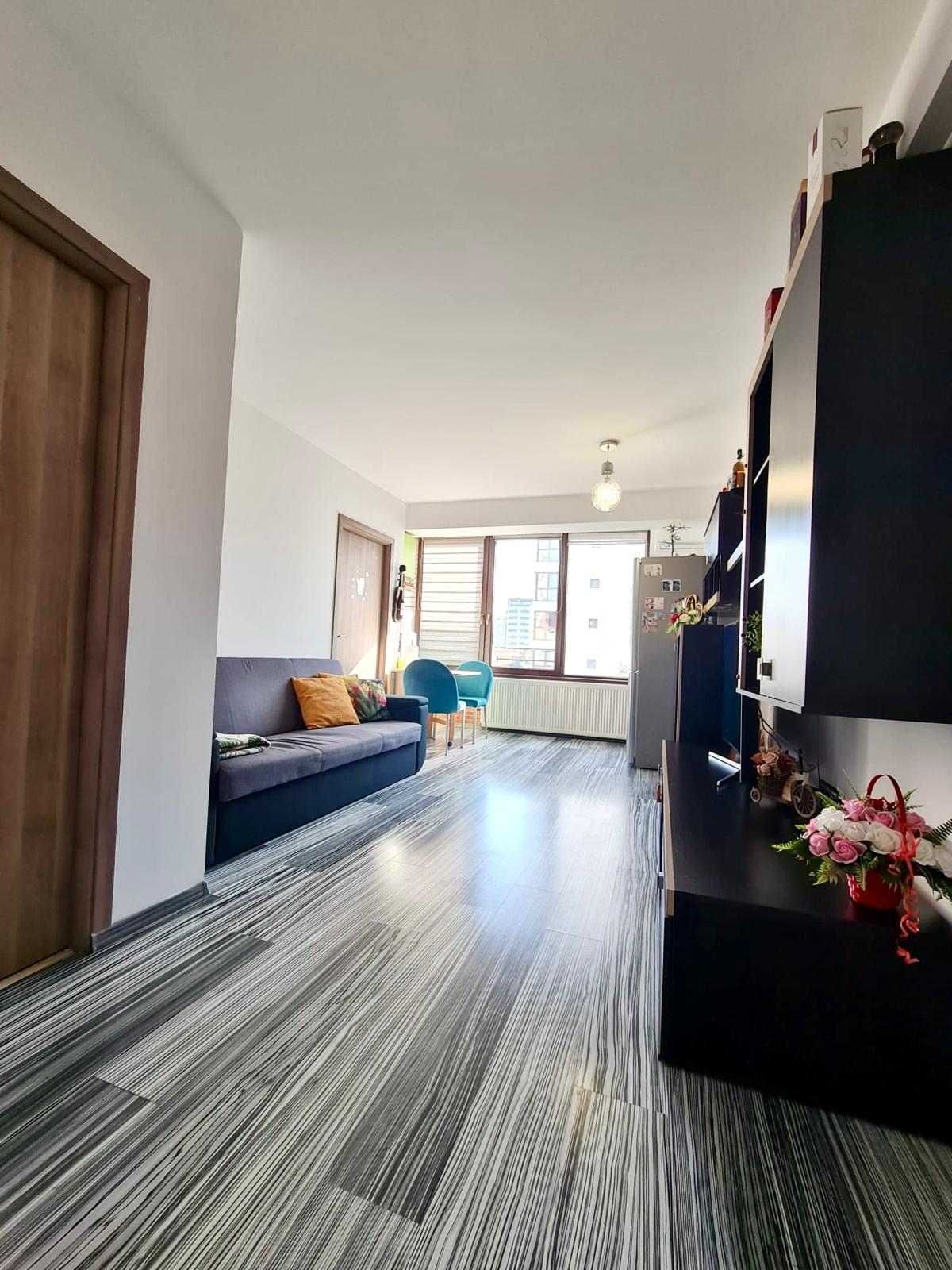 Vând apartament 3 camere Doamna Stanca