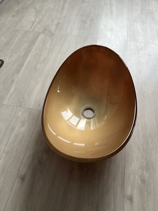 Lavoar baie de sticla colorat oval, semitransparent pe blat