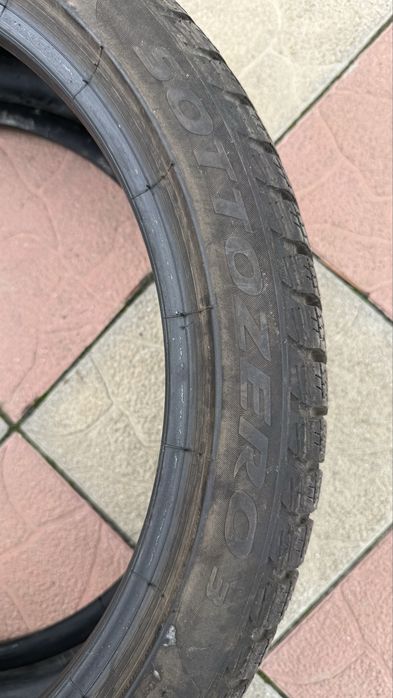 DOUA Cauciucuri Anvelope iarna RUNFLAT Pirelli SOTTOZERO 3 225 40 R19