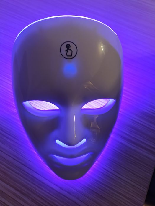 Masca LED tratament facial acnee puncte negre riduri