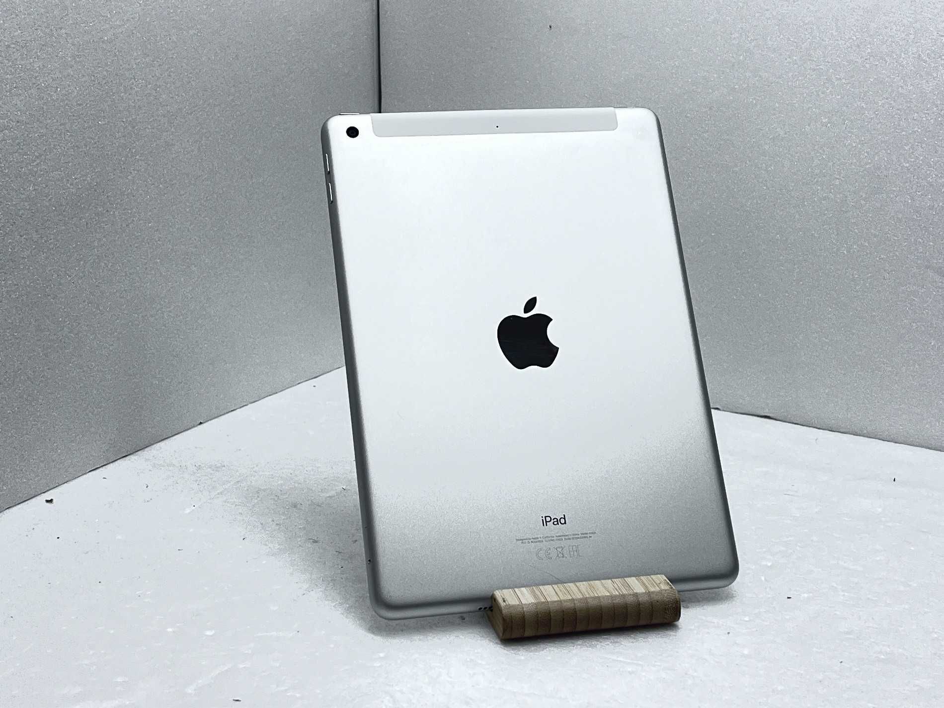 Apple iPad (5th Gen) Cellular 9.7" 128GB Wi-Fi Cellular батерия 90%
