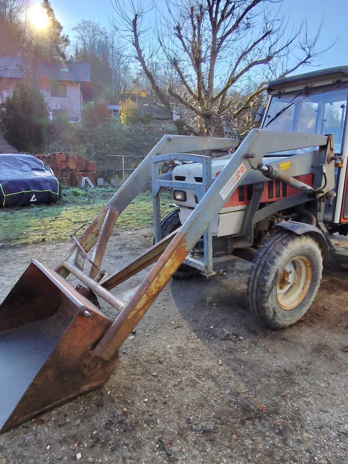 Incarcator frontal pt tractor