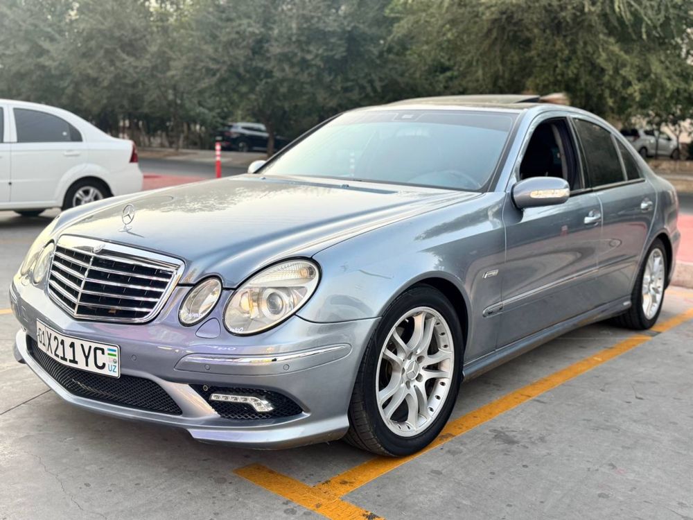 Mersedesbenz 211