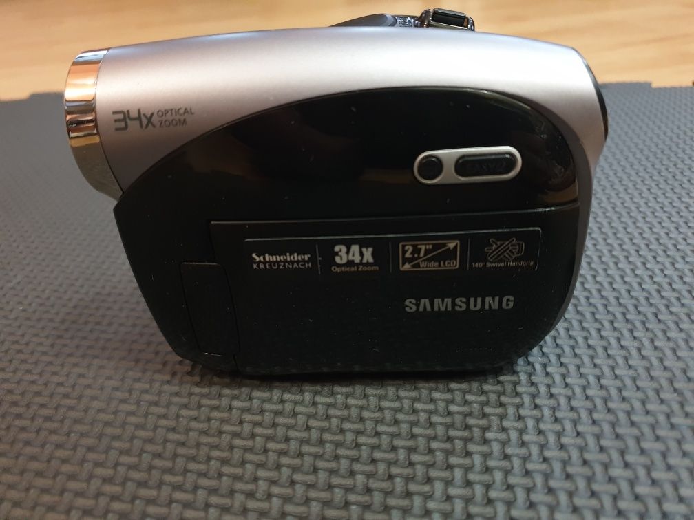 Видеокамера Samsung DX 100