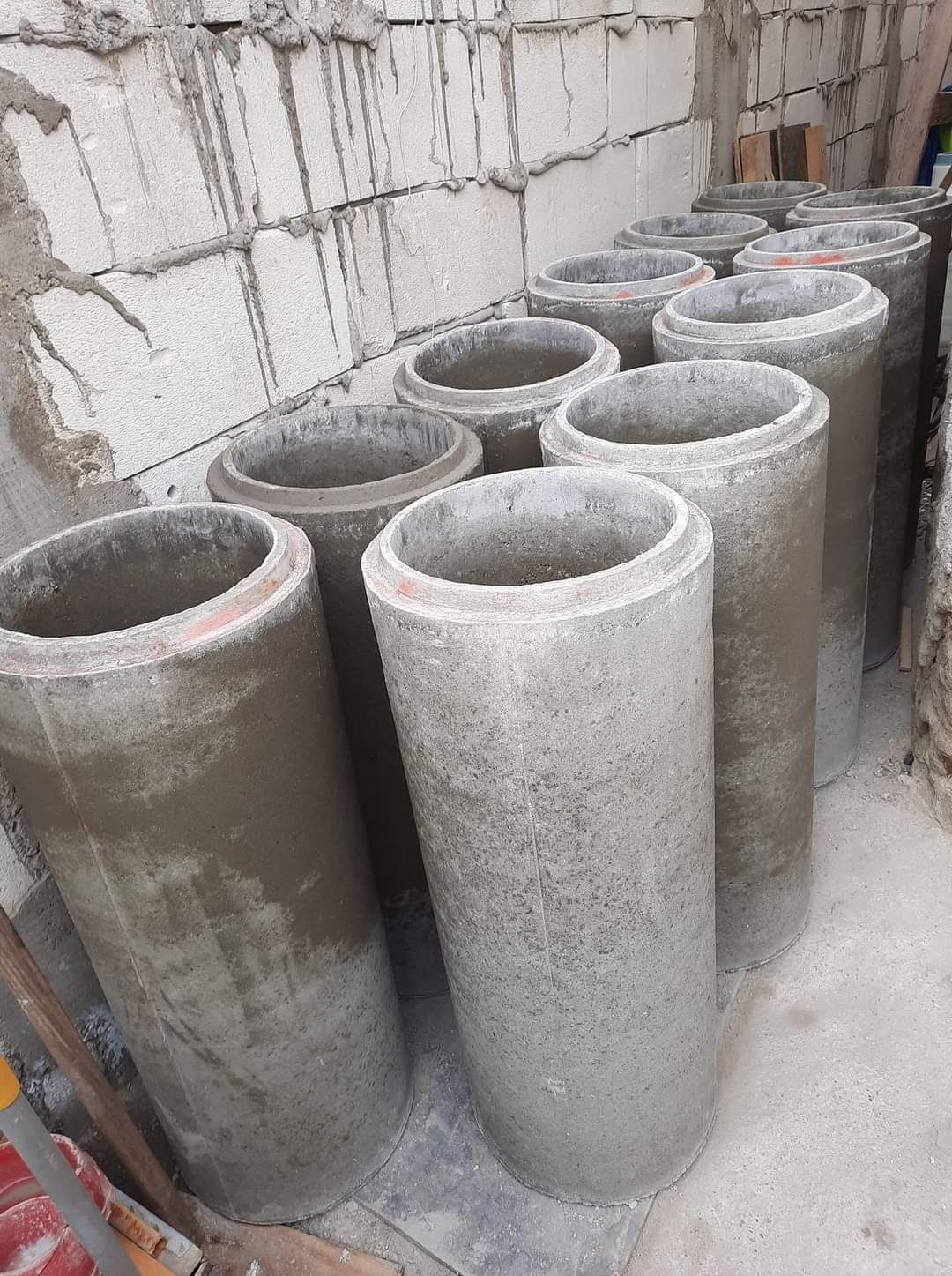 Avem tuburi de beton