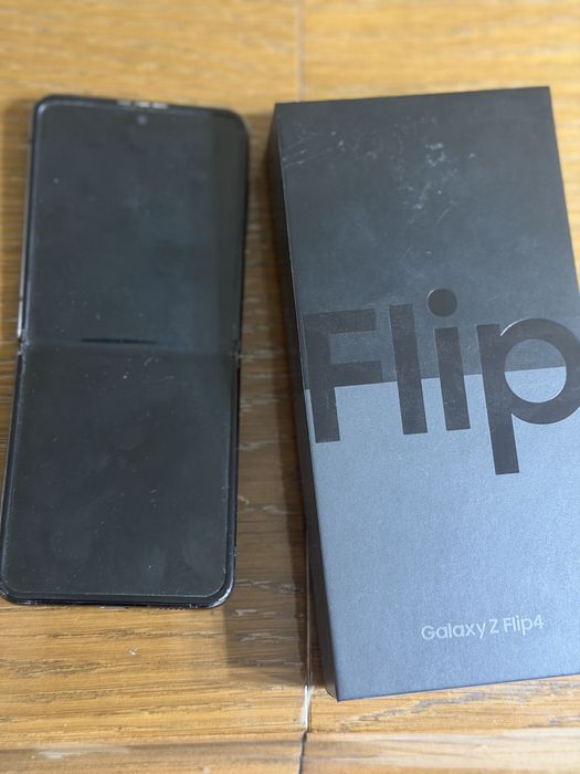 Samsung Galaxy Z Flip4