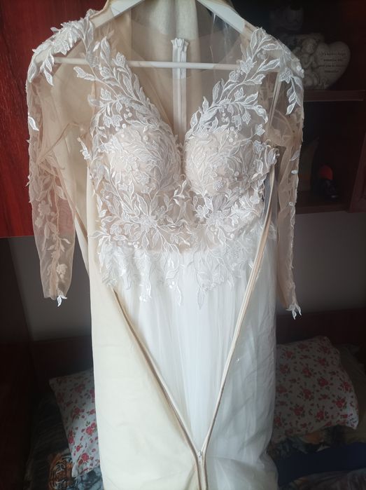 Vând URGENT rochie de mireasa