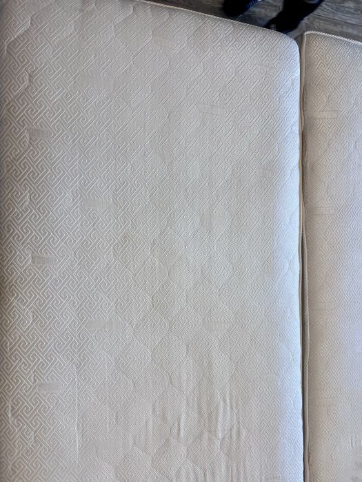 Матраци в добро състояние 90/200