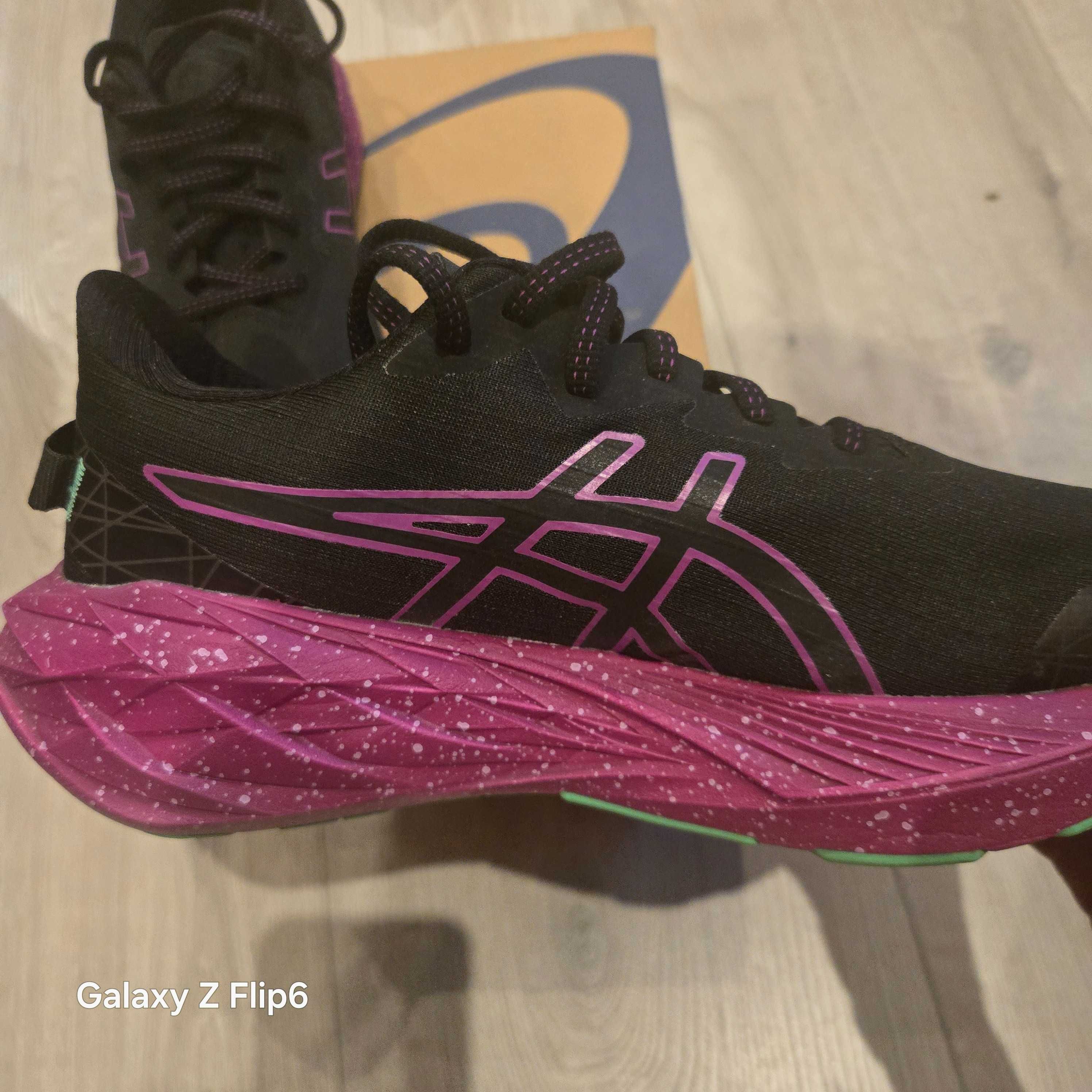 Маратонки  Asics Nova blast 4