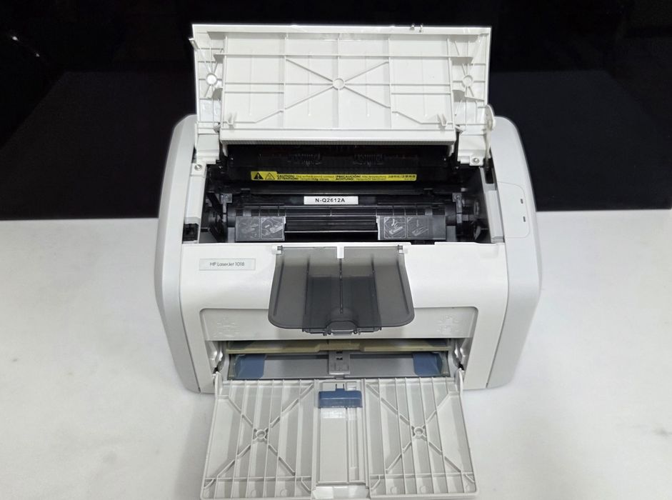 Продаю черно-белый лазерные принтера HP 1018, 1020