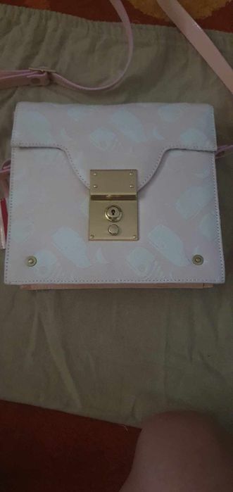 Vând Genți Burberry,Bally,Thom Brown