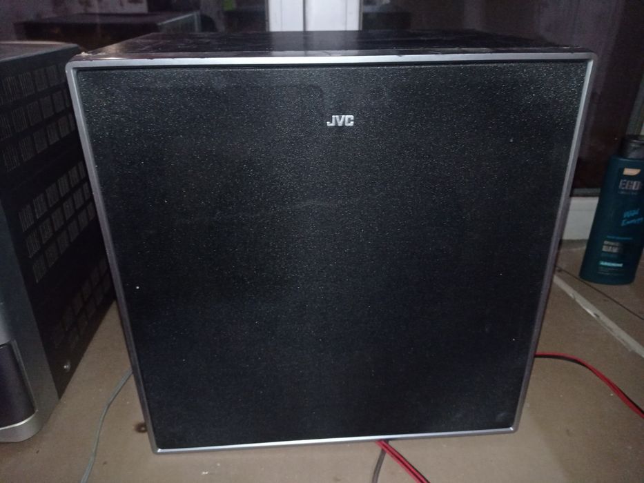 Продам сабвуфер без усилителя.