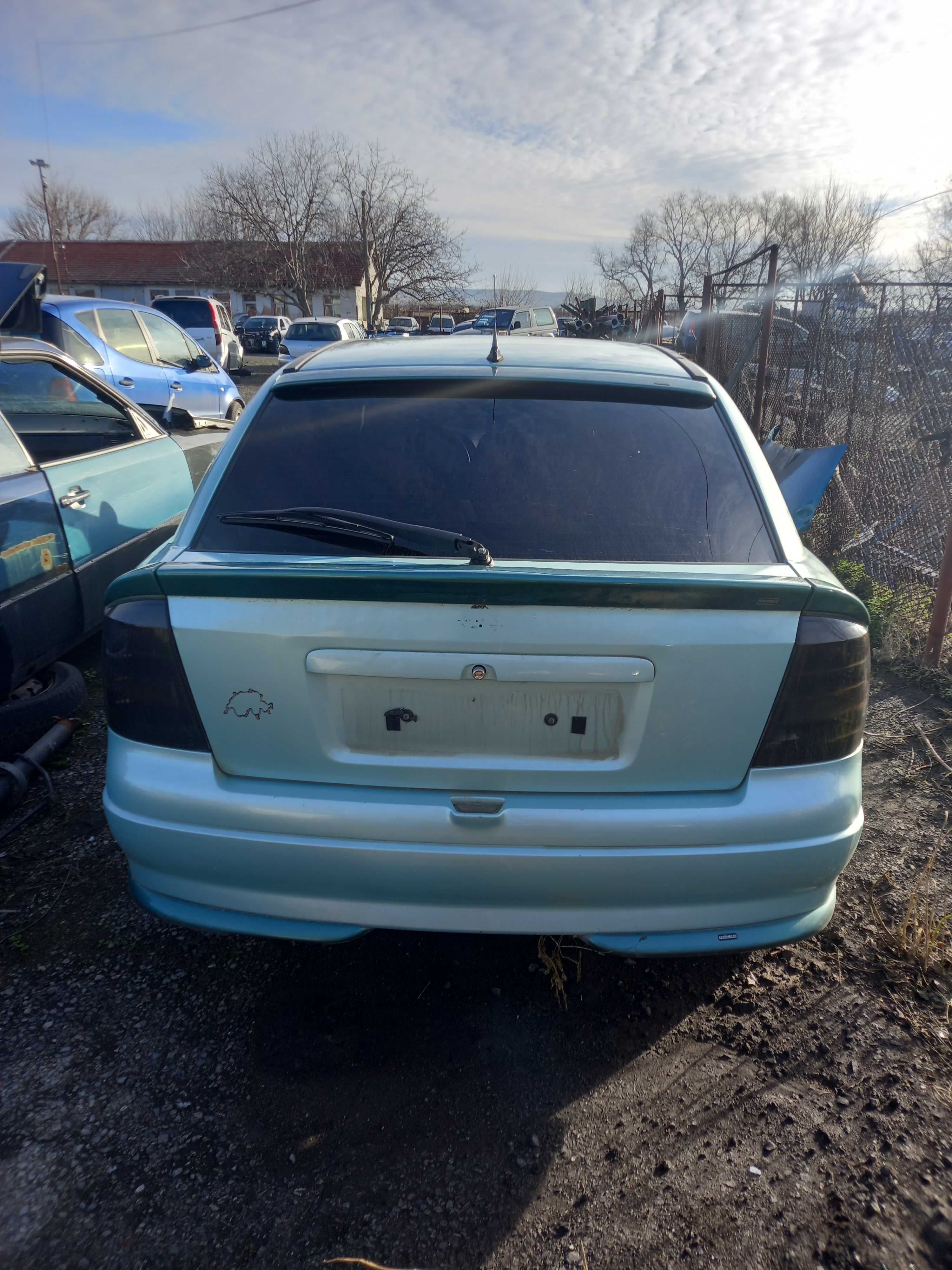 Opel Astra 1.6 на части бензин