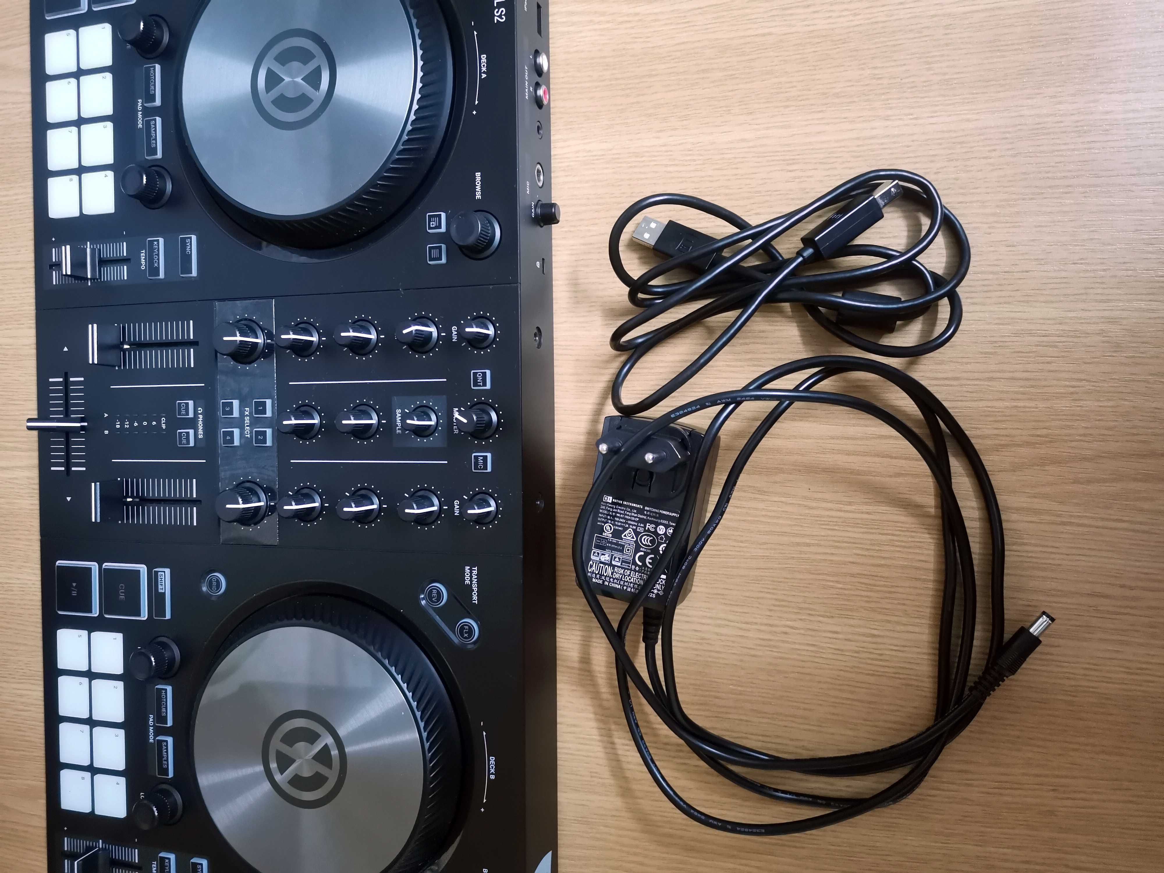 Consola Dj Traktor Kontrol S2 MK3