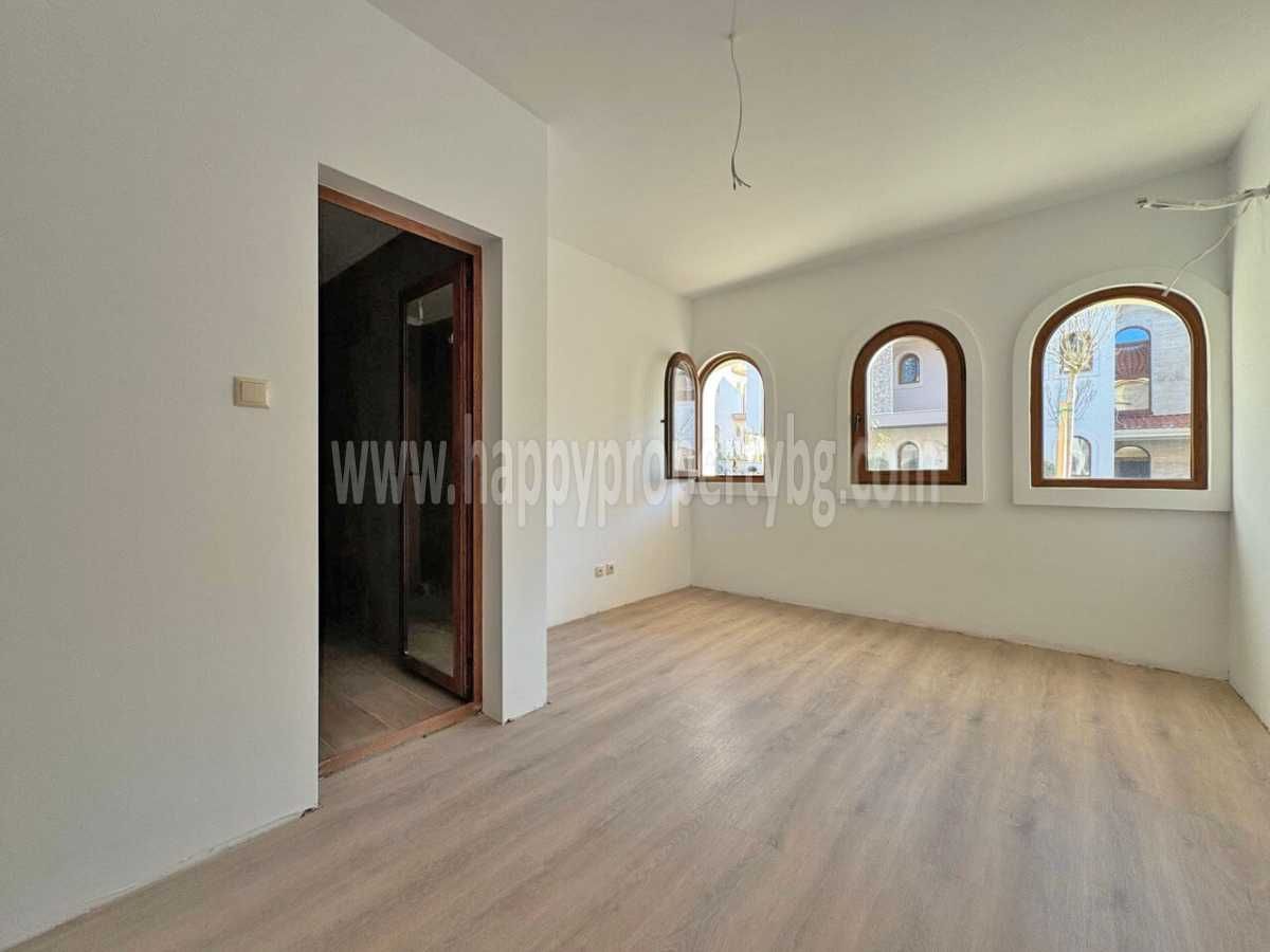 Продава се Двустаен апартамент в с. Кошарица, Област Бургас - 71 кв.м за 1191 €/кв.м - Снимка #3
