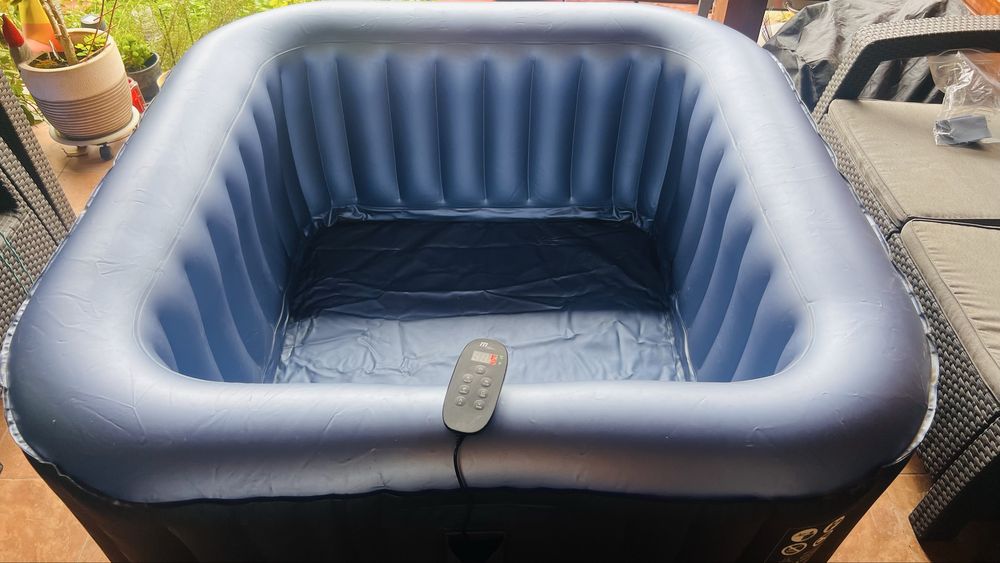 Bazin gonflabil jacuzzi