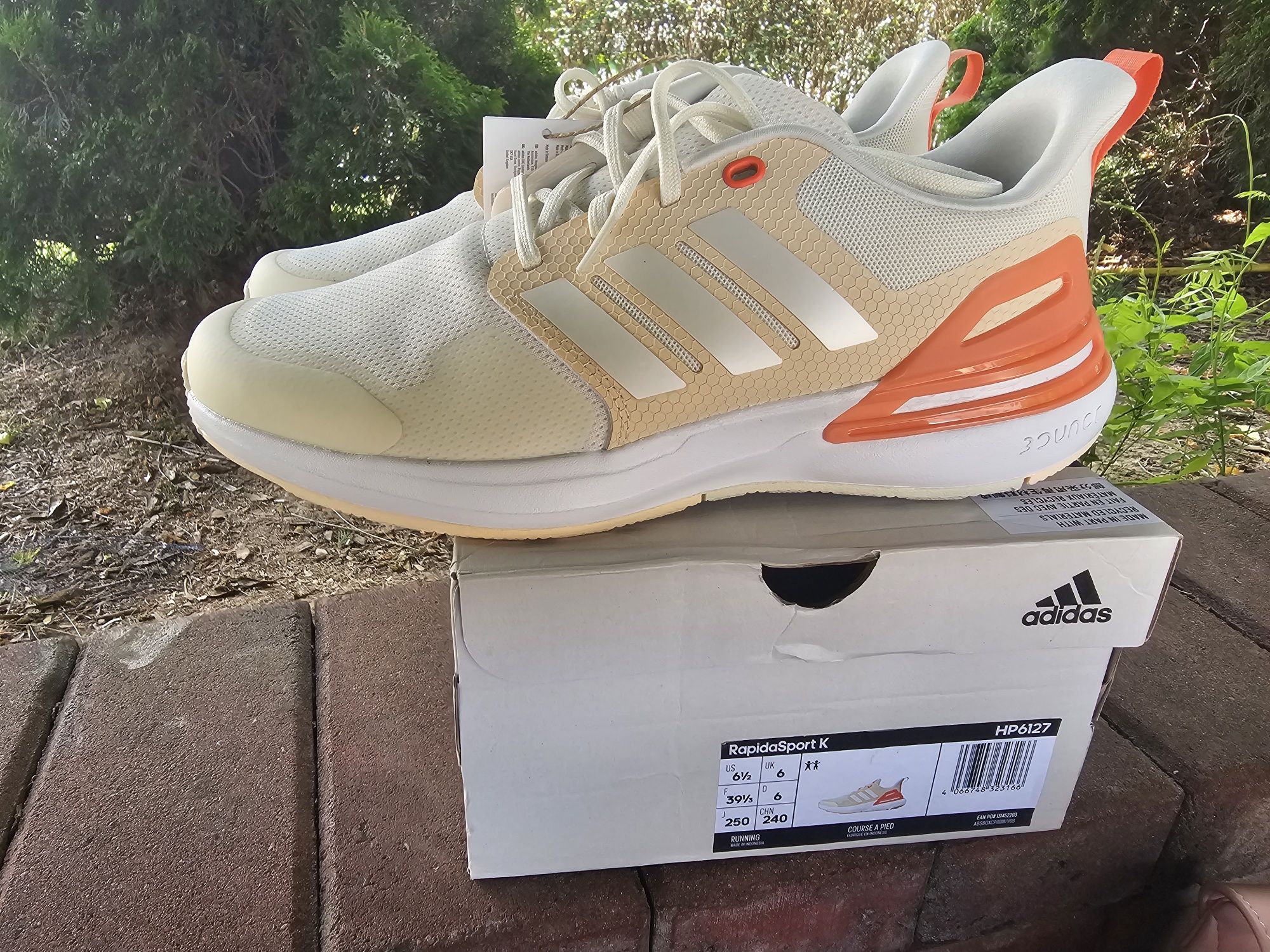 Дамски маратонки Adidas rapida номер 39