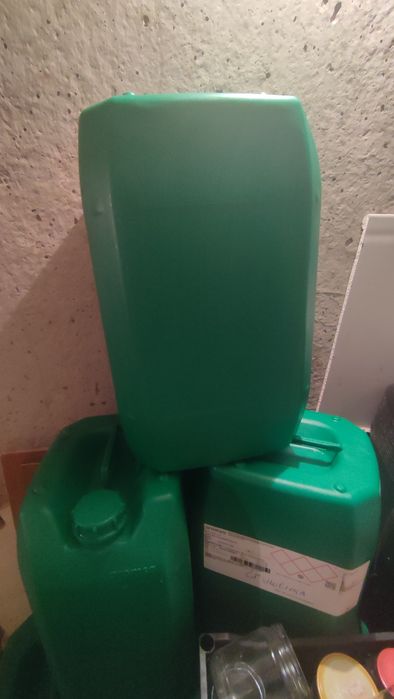 Продам канистры 10л. чистые под воду, топливобензин