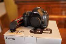 Canon 5D mk3, doar 16.900 cadre, ca nou