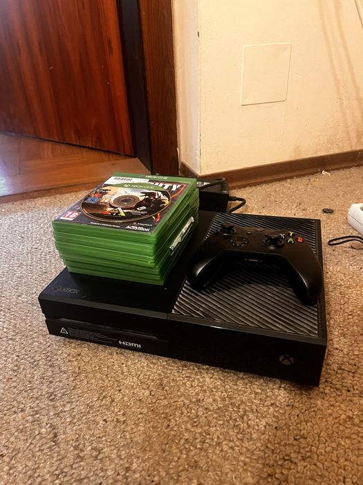 Xbox One 500GB + 7 jocuri