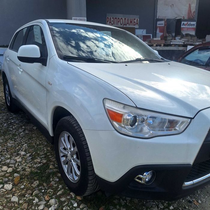 Продавам един истински здрав семеен автомобил .