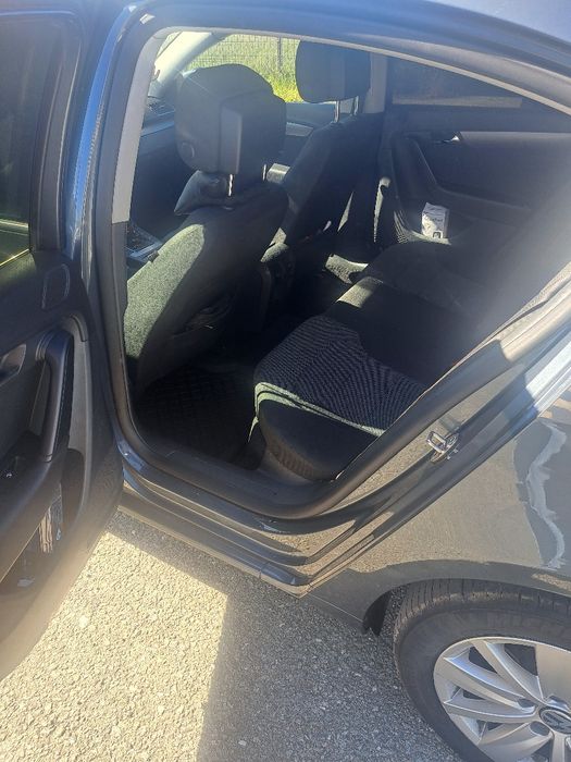 VW PASSAT/ 2011 B7