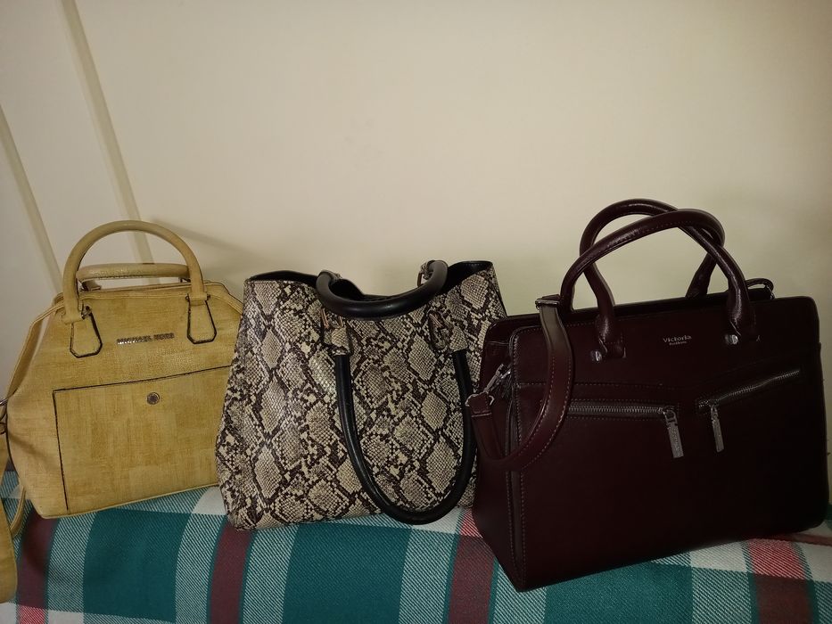 Продам сумки женскую в отличном состоянии