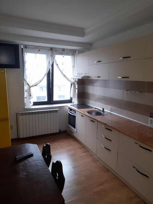 Închiriez ap 2 camere ultracentral!