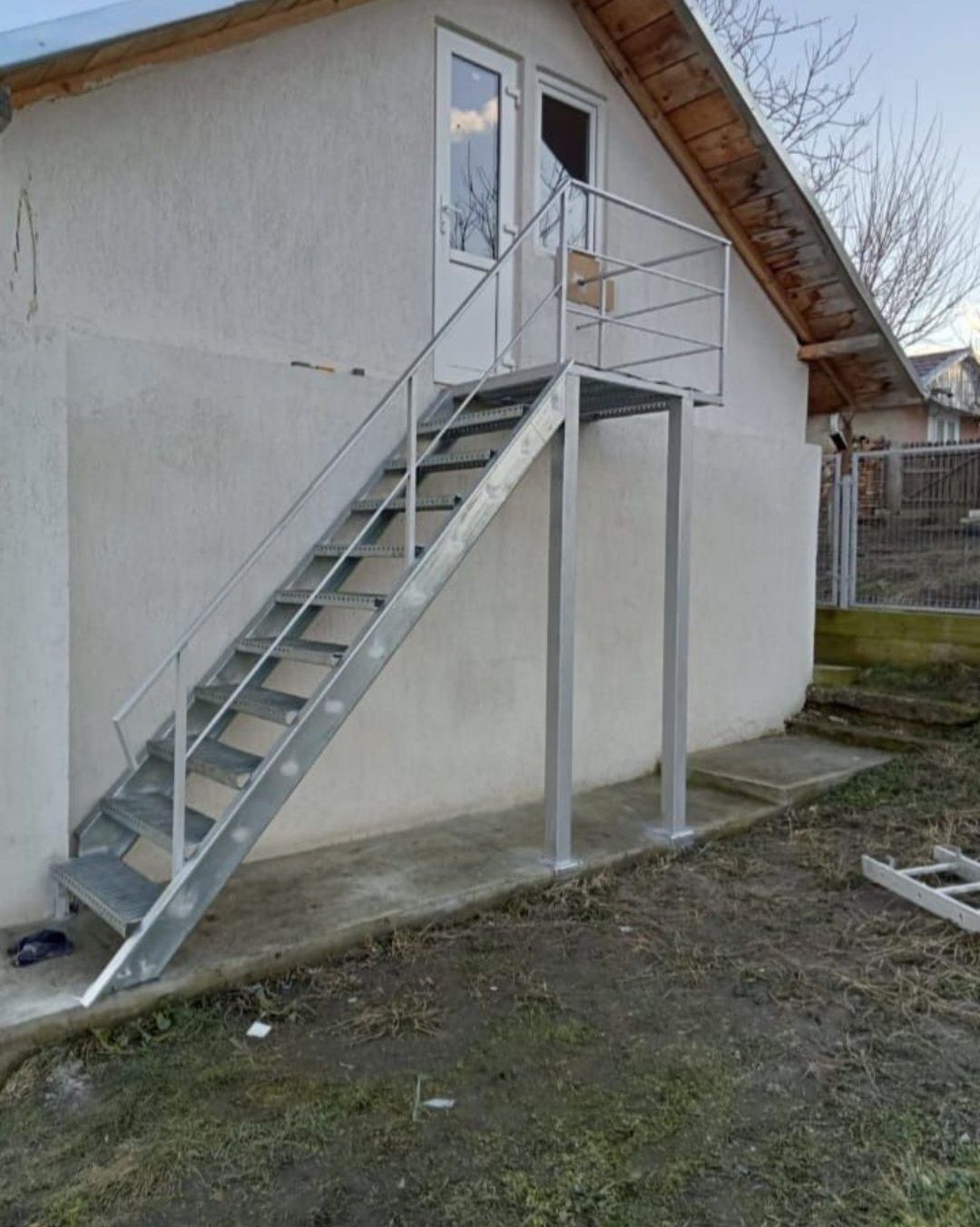 Scara metalica zincata pt exterior