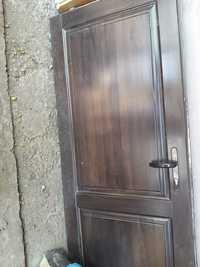 Iluminator mansarda+ușă din lemn masiv