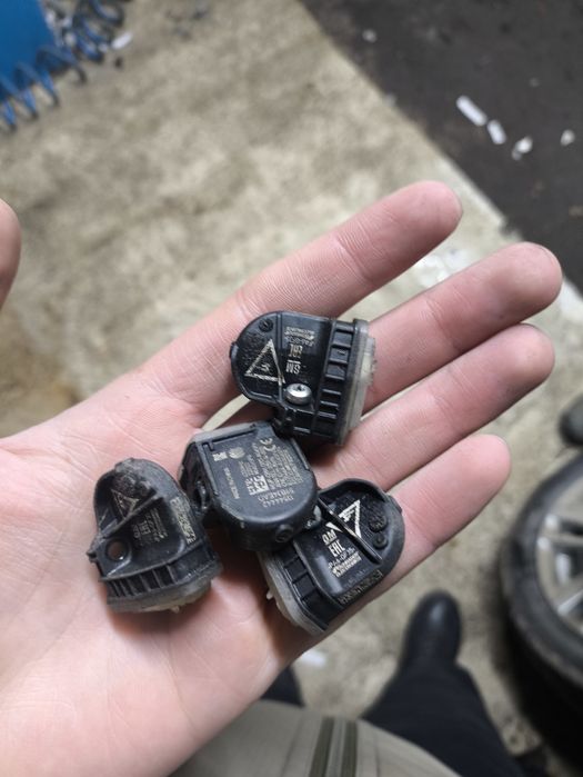 Датчик давления шин , R3