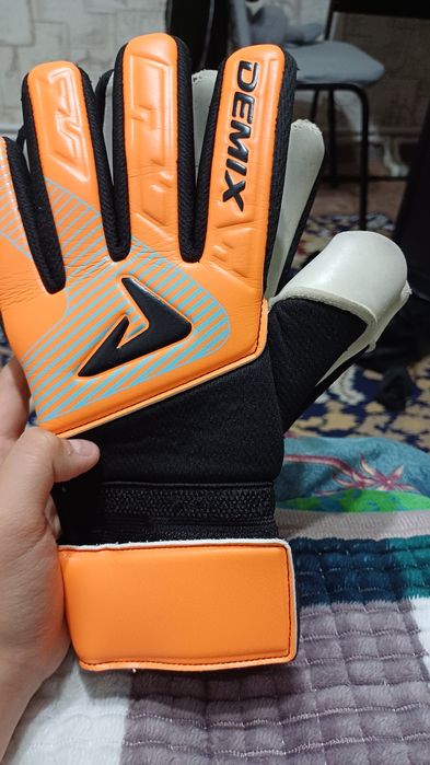 Продам перчатки демикс