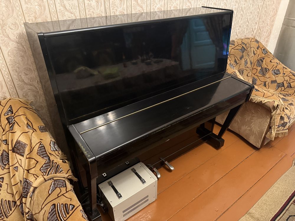 Продается пианино Октава