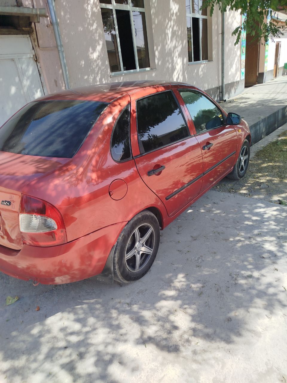 LADA 2010 srochna sotiladi