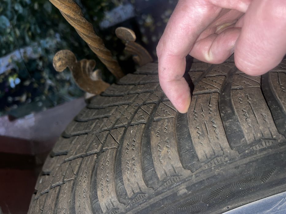 Vand set 4 jante vw cu anvelope de iarna hankoook rs3 205/50/R17