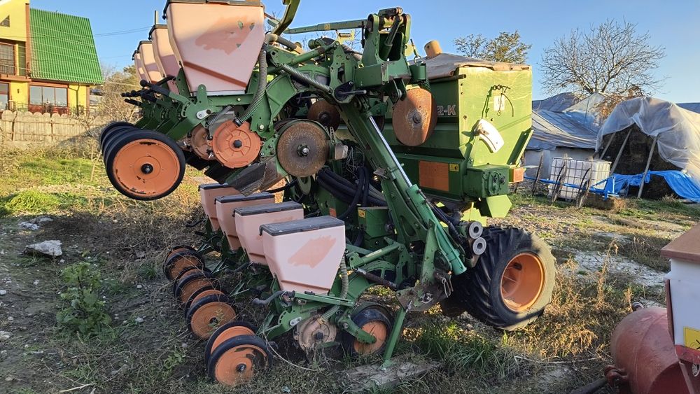 Semănatoare prășitoare Amazone 8r pliabilă