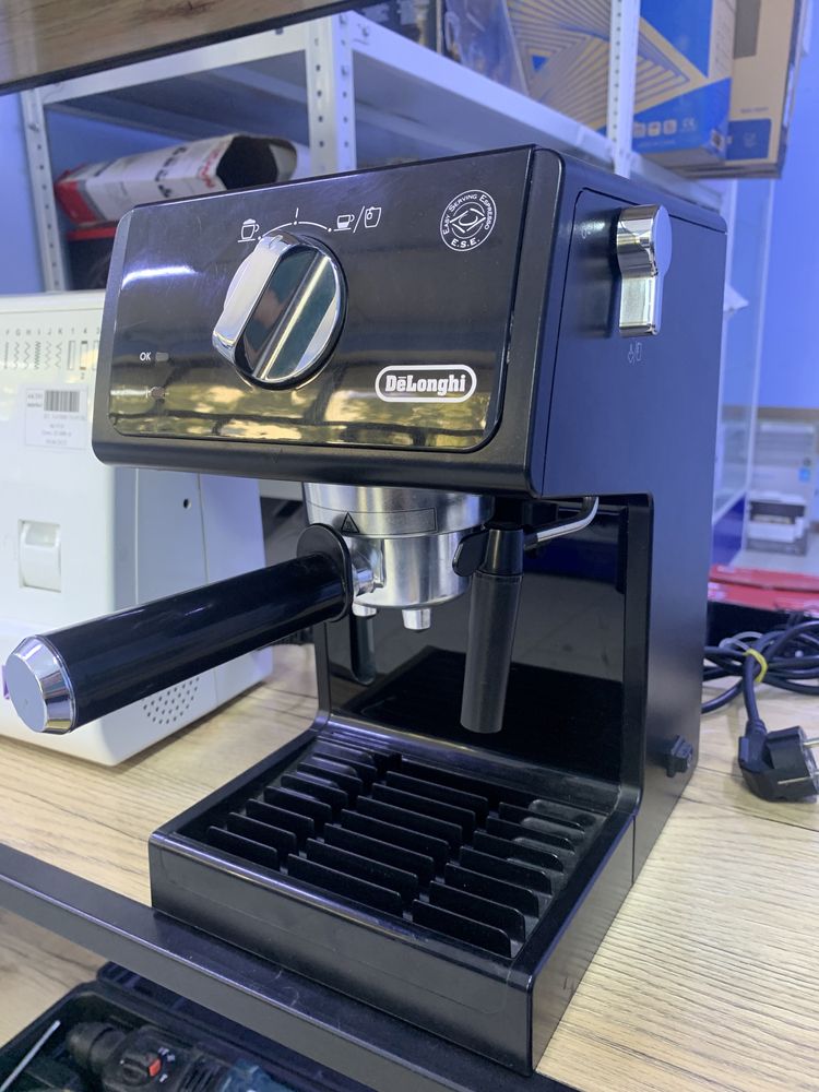 Кофе машинка DeLonghi