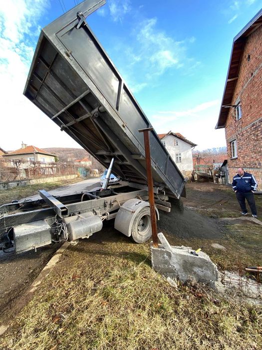 Продавам Мерцедес 814