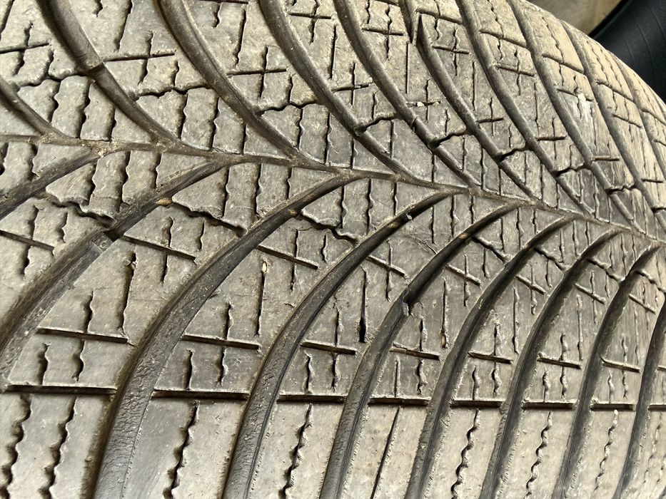 Anvelope GoodYear Vector 4-seasons 215/60/17 M+S