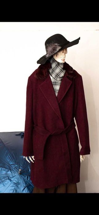 Продам пальто новое