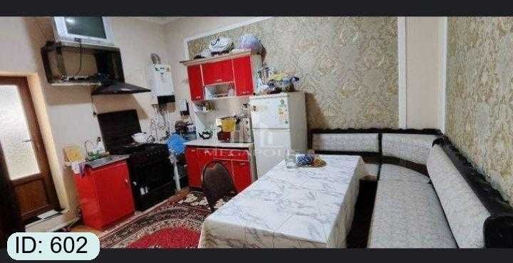 Sharq 2 da 2 xonali kvartira sotiladi 2 tomonlama №602