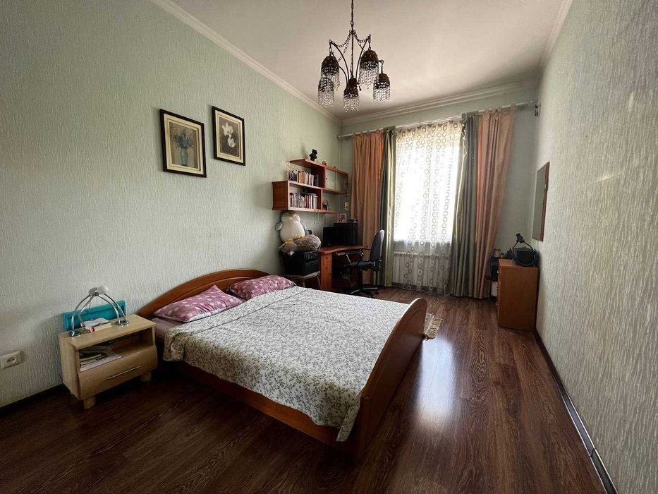 Миробод тумани Чехова томонда квартира сотилади