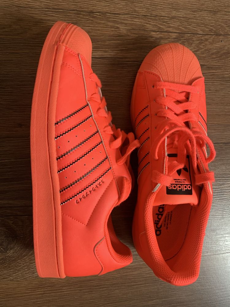 Adidas Superstar Turbo Red - size 42