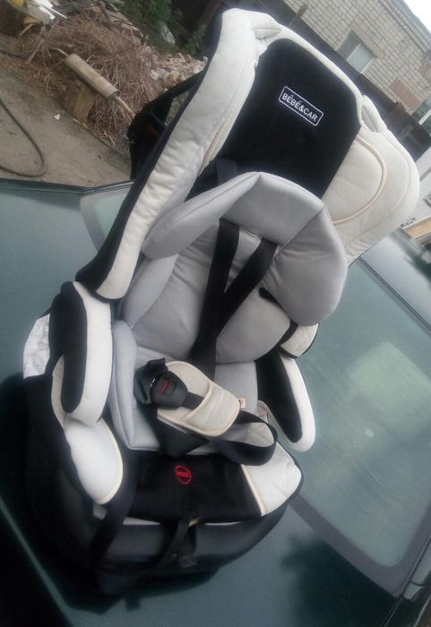 Детское автокресло в хорошем состояний