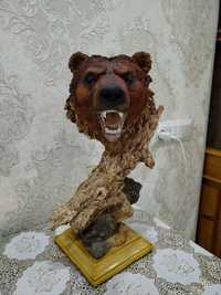 Скульптура голова медведья