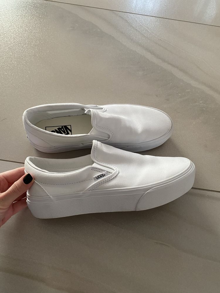 Vans slip-on platform