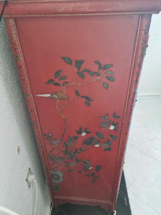 Dulap  original din lemn  de cires masiv cu motive din metal